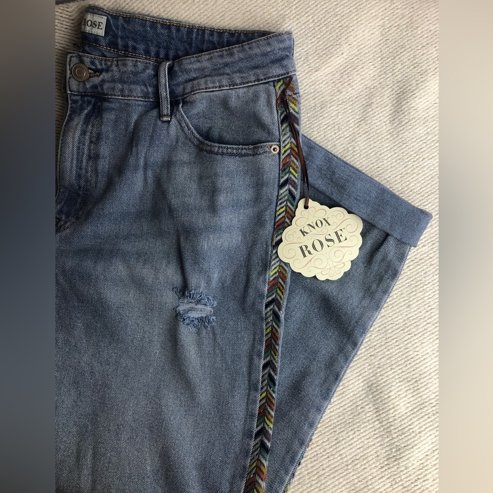 Knox Rose Mid Rise Straight Leg Embroidered Jeans Light Wash Plus Size 14W NWT - Picture 2 of 5